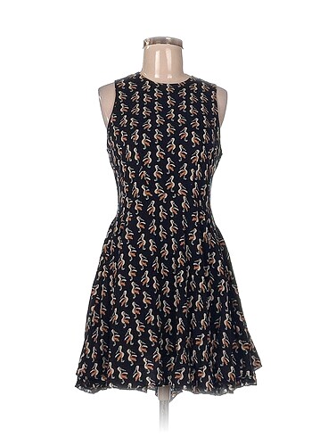 H&M Kısa Elbise %70 İndirimli.