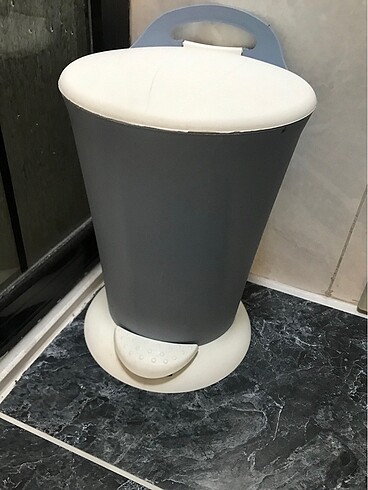 Beden Pedallı çöp kovası