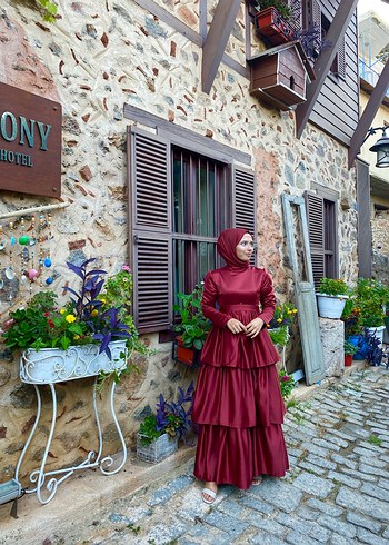 36 Beden bordo Renk Bordo İpek Görünümlü Kat Kat Uzun Elbise