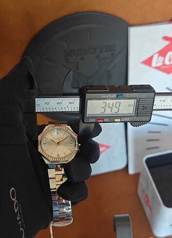 Beden LEE COOPER GEOMETRİK TASARIM SWAROVSKİ TAŞ KADIN SAAT