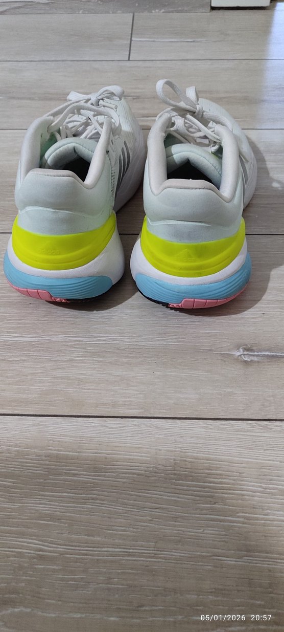 Adidas Beyaz Spor Ayakkabı - Görsel 3