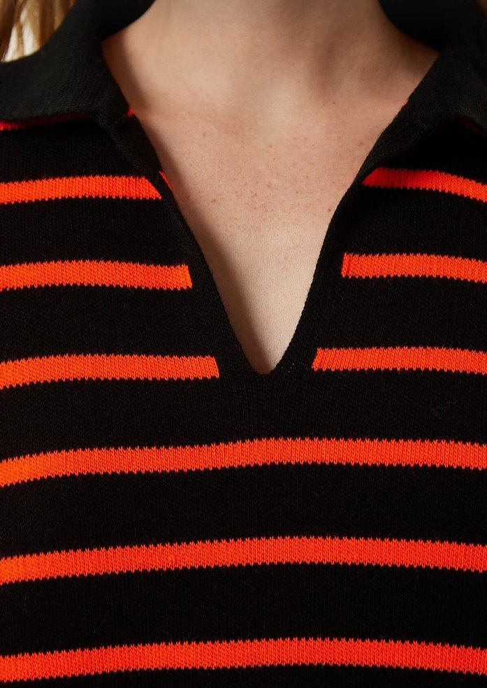 Çizgili Polo Yaka Kadın Triko Kazak - Görsel 3