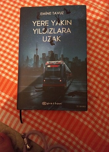 yere yakın yıldızlara uzak.