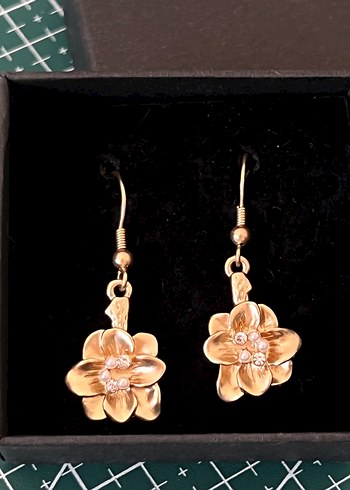American Vintage Vintage Çiçek Figürlü Küpe