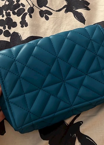 Beden mavi Renk Zara Zincirli Kol Çantası