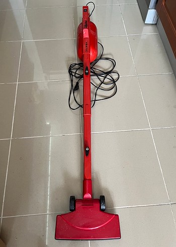 Kırmızı Renkli Elektrikli Süpürge