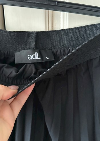 Siyah Pilili Midi Uzun Etek - Görsel 4