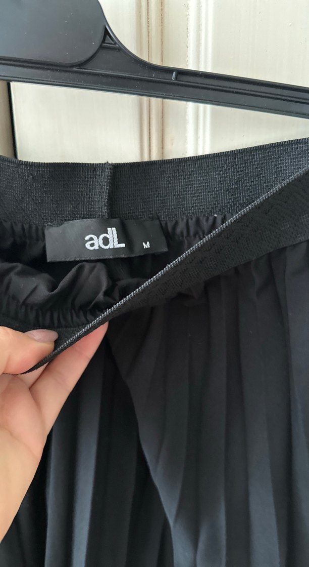 Siyah Pilili Midi Uzun Etek - Görsel 4