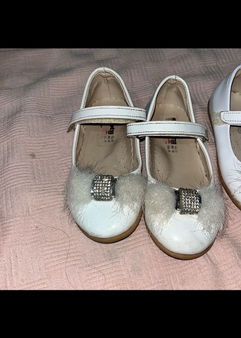 Beyaz Kürklü Kız Babet Ayakkabı - Görsel 2