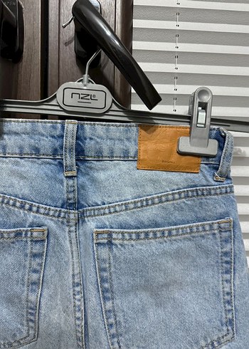 34 Beden Bershka mom jean