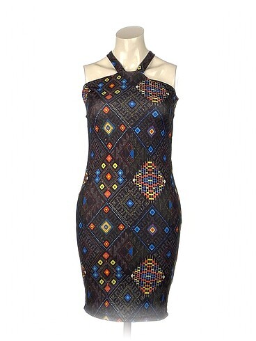 PreLoved Kısa Elbise %70 İndirimli.