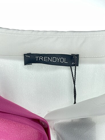 44 Beden çeşitli Renk Trendyol & Milla Gömlek %70 İndirimli.