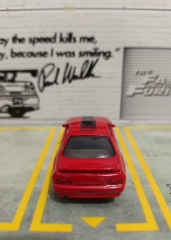 l Beden kırmızı Renk Nissan Skyline GT-R R32