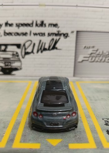s Beden gri Renk Nissan GT-R R35