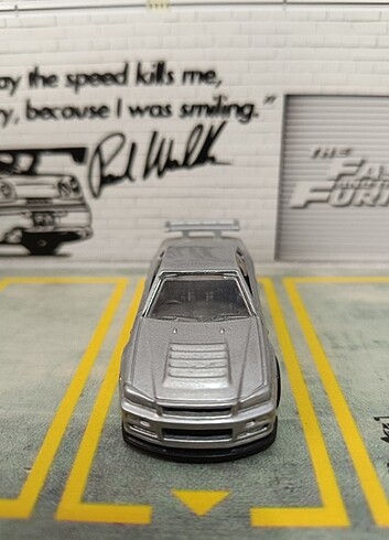 m Beden Nissan Skyline GT-R R34