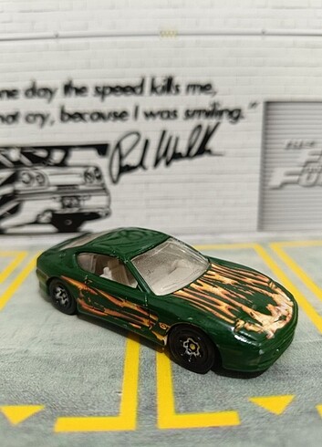 l Beden yeşil Renk Ferrari 456M