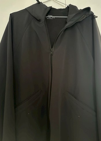 Siyah Kadın Fermuarlı Oysho Yağmurluk - Görsel 4