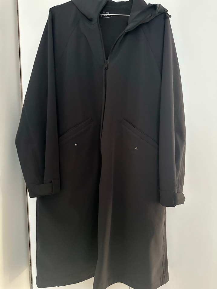 Siyah Kadın Fermuarlı Oysho Yağmurluk - Görsel 3