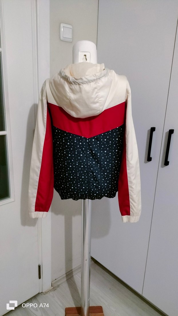 LC Waikiki marka rüzgarlık - Görsel 4