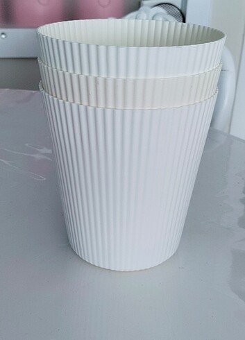  Beden beyaz Renk 3 adet IKEA marka plastik saksı