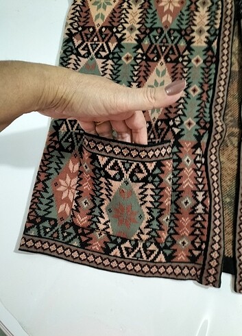 44 Beden Triko kilim desenli yelek