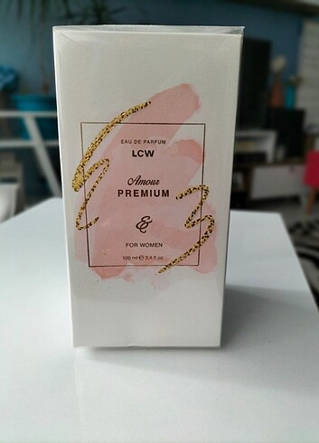 Avon Üç adet parfüm