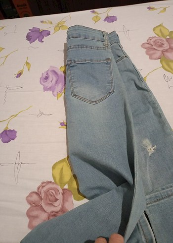 Mavi Yırtık Detaylı Kadın Bol Kesim Jean - Görsel 2