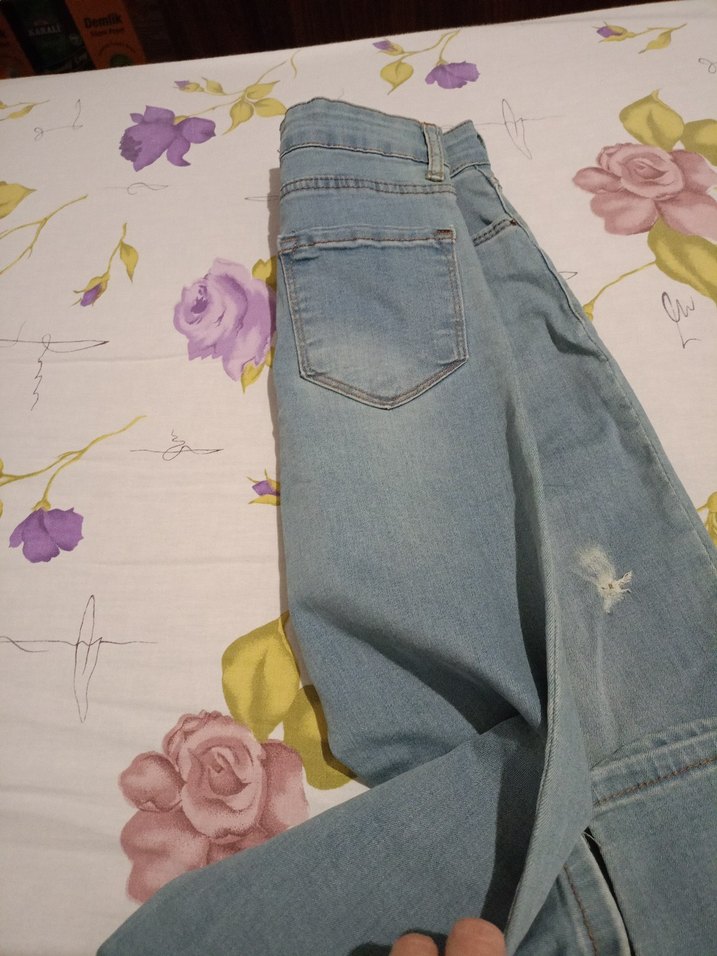 Mavi Yırtık Detaylı Kadın Bol Kesim Jean - Görsel 2