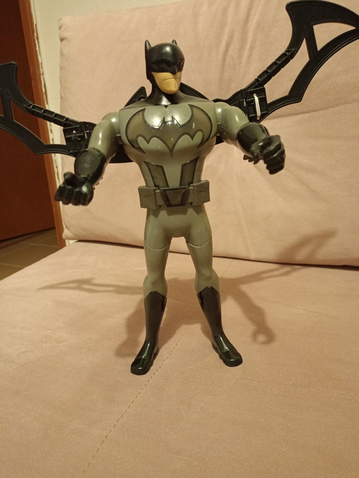 Gri Batman Figürü - Görsel 4