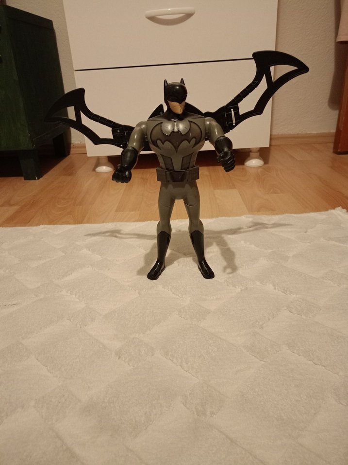 Gri Batman Figürü - Görsel 3