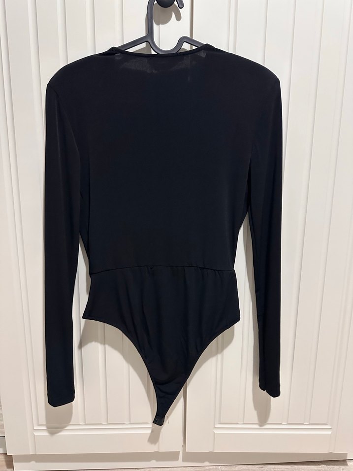 Siyah Drapeli V Yakalı Kadın Bluz - Görsel 2