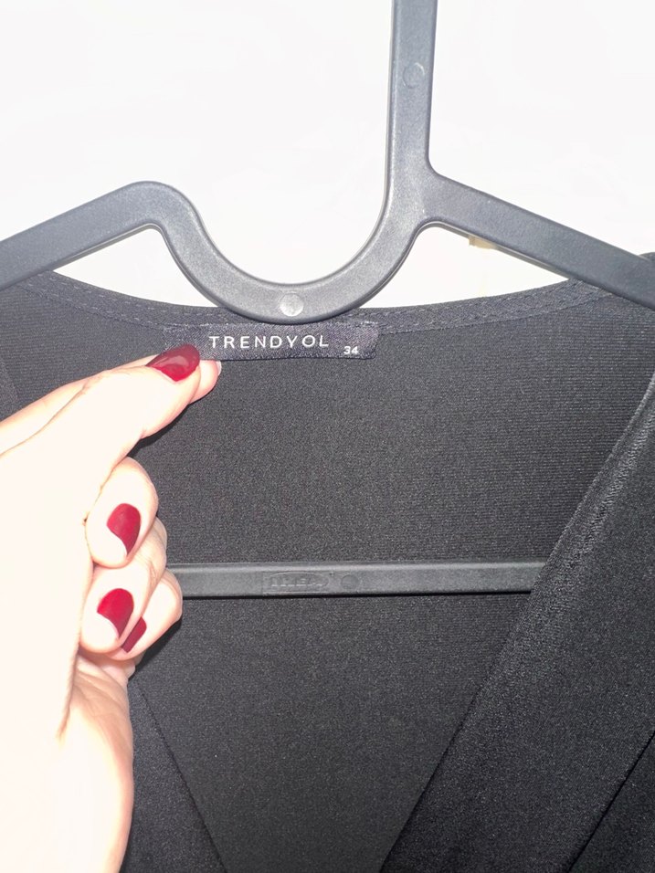 Siyah Drapeli V Yakalı Kadın Bluz - Görsel 3