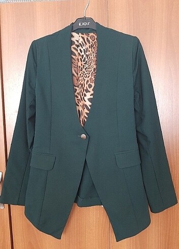 Bayan model kesim ceket iç astarı leopar desenli zümrüt yeşili c