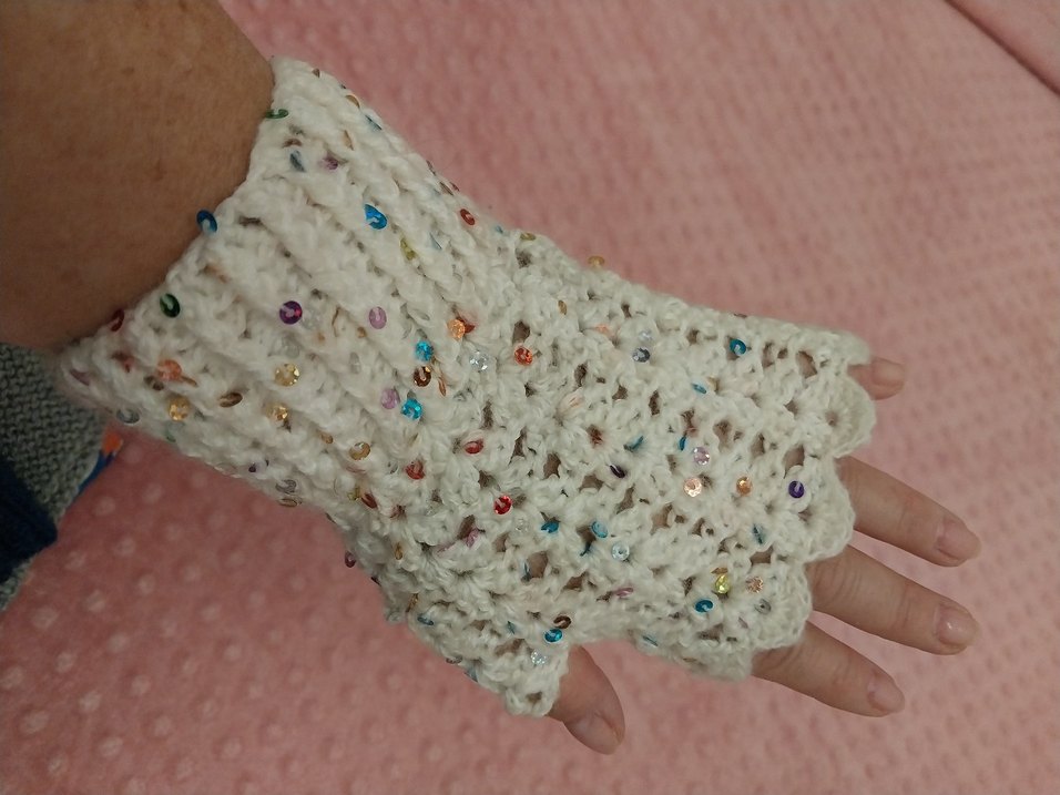 Beyaz Örgü Eldiven - Görsel 3