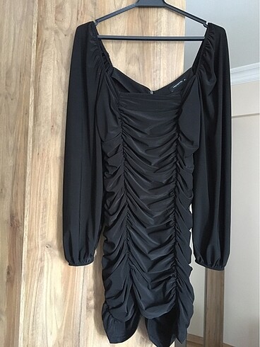 Trendyol & Milla Siyah Drape Detaylı Elbise