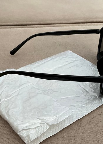 Diğer Siyah Minimalist Güneş Gözlüğü