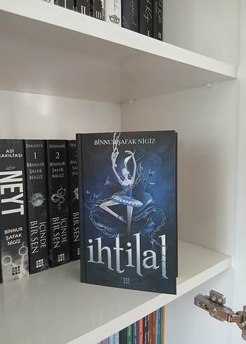 İhtilal Roman Serisi - Binnur Şafak Nigiz