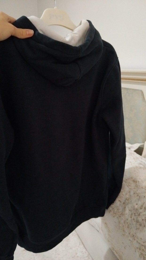 Siyah Kapüşonlu Baskılı Sweatshirt - Görsel 4