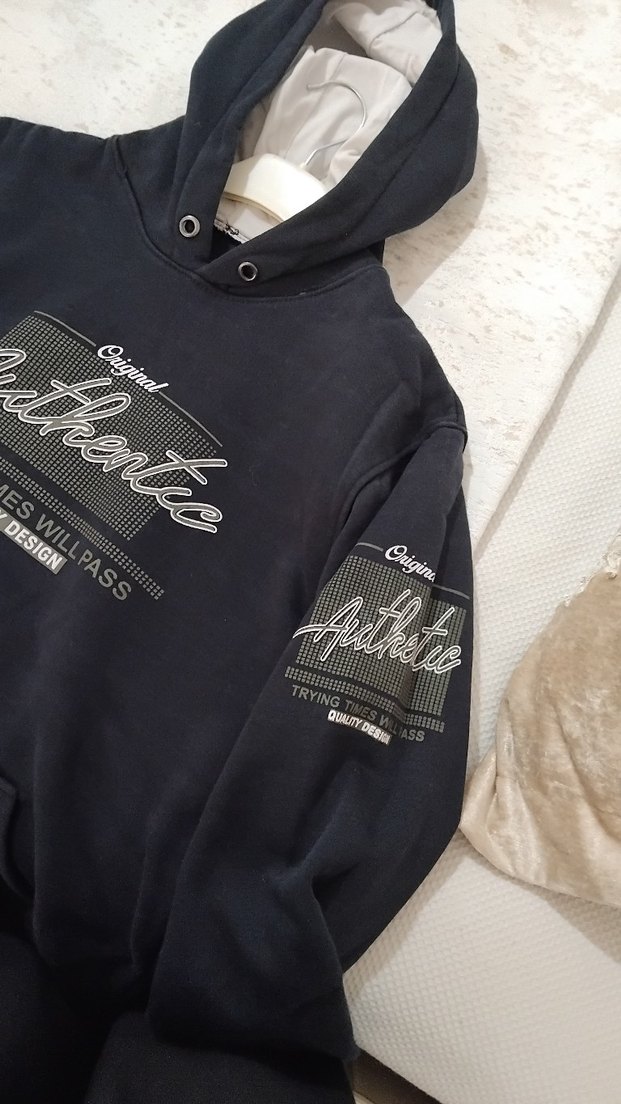 Siyah Kapüşonlu Baskılı Sweatshirt - Görsel 3