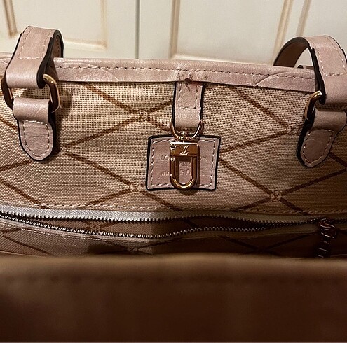 Beden ten rengi Renk Louis Vuitton Krem Çanta