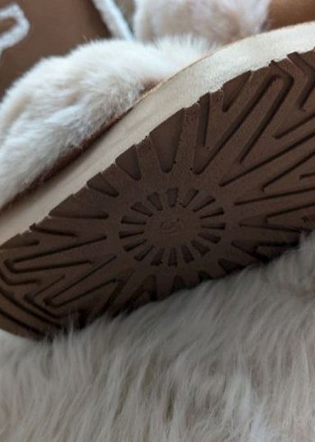  UGG Tazzella Kadın Kürklü Bot - Görsel 3