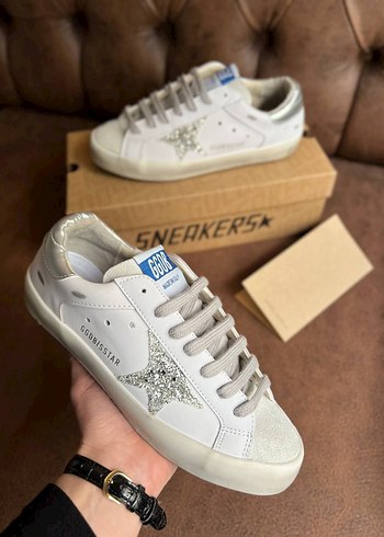 Golden Goose Deluxe
Gümüş Yildiz - Görsel 4