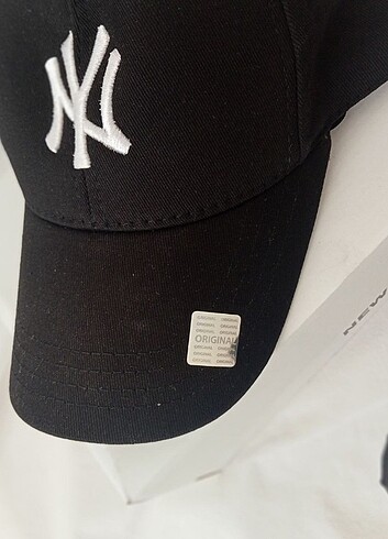 Diğer New York Şapka dahil...