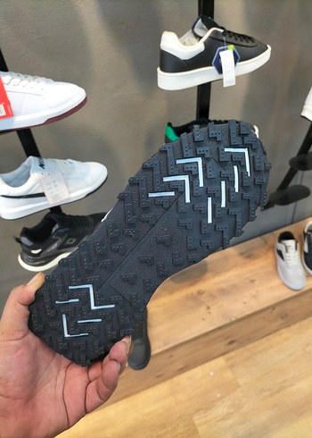44 Beden siyah Renk Lacoste Siyah Erkek Spor Ayakkabı Numaraları Mevcuttur