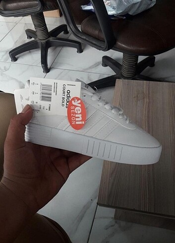 Adidas Court Bold Unisex Bayan Spor Numaralar Mevcut