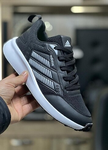 Adidas ithal Ortepedik erkek spor numaralar var 
