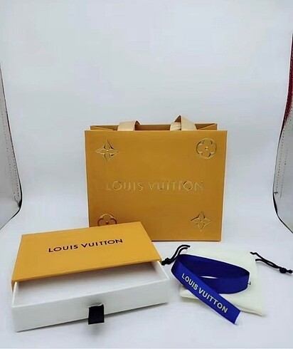  Beden altın Renk Louis Vuitton Küpe