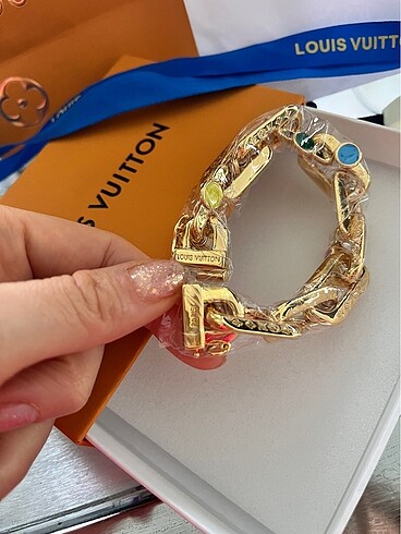 Louis Vuitton Louis Vuitton bileklik kelepçe bilezik
