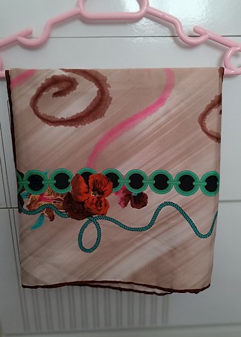 Beden Zincir Detaylı eşarp
