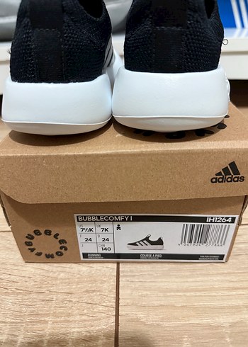 Adidas Adidas bubble comfy (küçük kalıp aslında 24 numara)